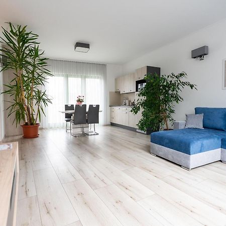 Jokai Apartman Dunafoldvar Εξωτερικό φωτογραφία