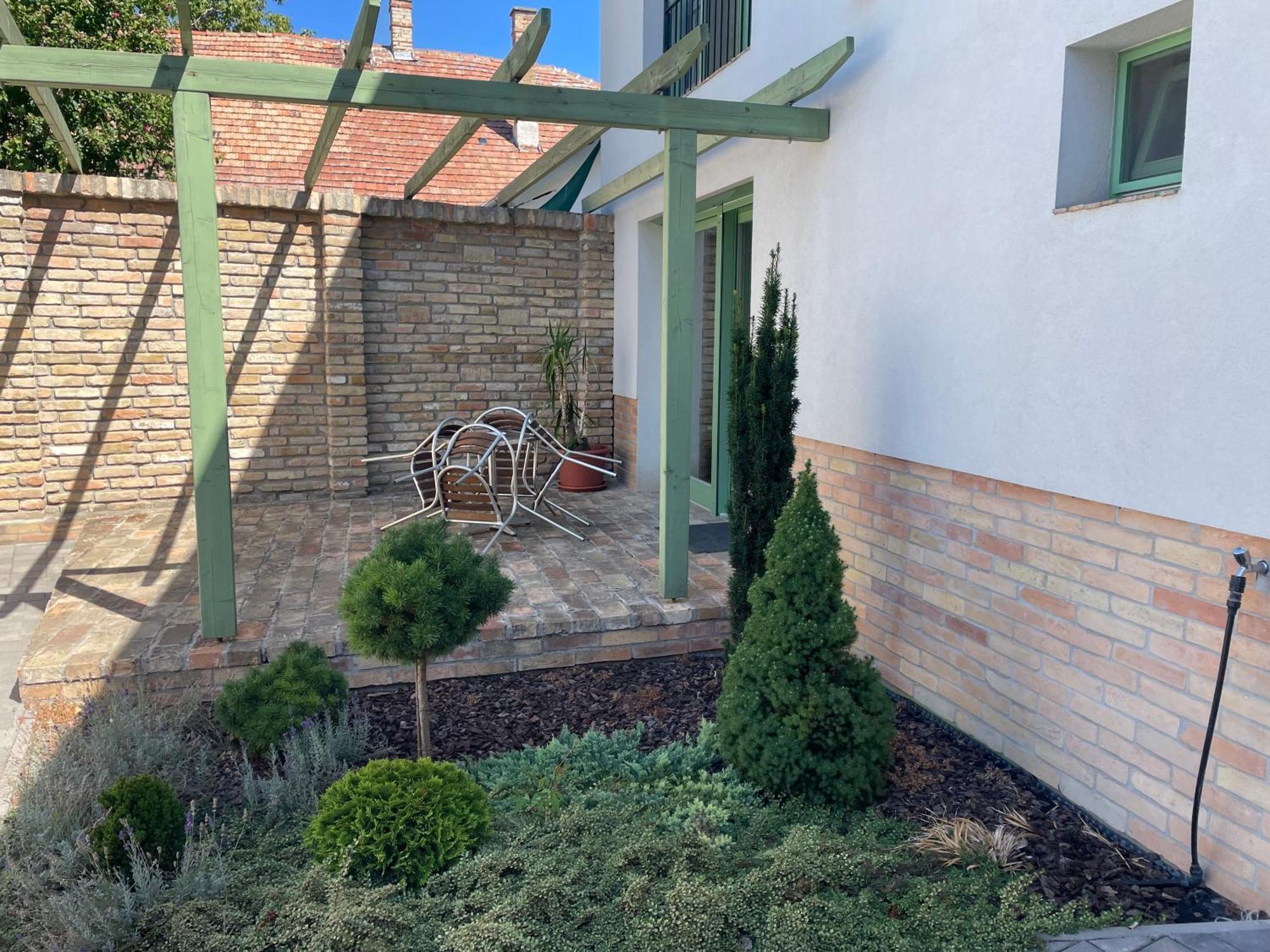 Jokai Apartman Dunafoldvar Εξωτερικό φωτογραφία