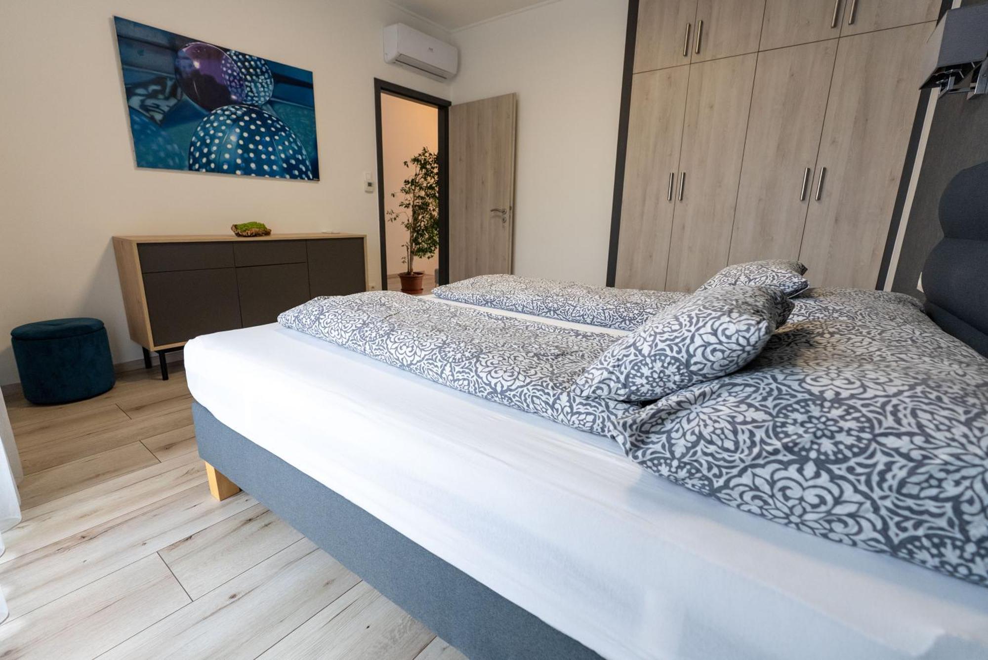 Jokai Apartman Dunafoldvar Εξωτερικό φωτογραφία
